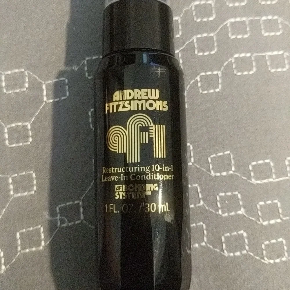NWT Restructuring 10 in 1 Leave in Conditioner